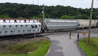 Train, 15 cars derail in LaFollette, police chief says