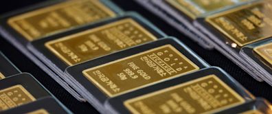 As gold hovers near record highs, some experts warn against going all in