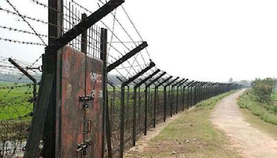 BSF orders 'high alert' along Bangladesh border; DG, senior officers in Calcutta