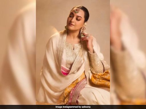 ICYMI: Sonakshi Sinha Is The Life Of Her "Sonamandi" Themed Bachelorette Party. See Pics