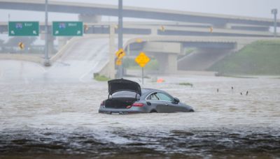 Texans' stadium roof damaged by Hurricane Beryl