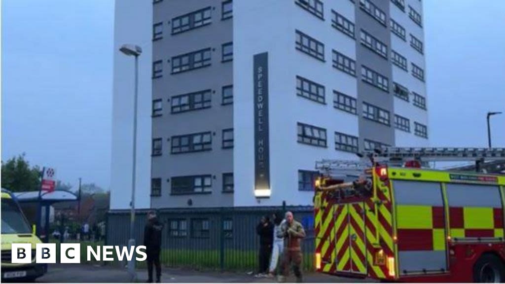 Residents return to Kings Norton flats after evacuation