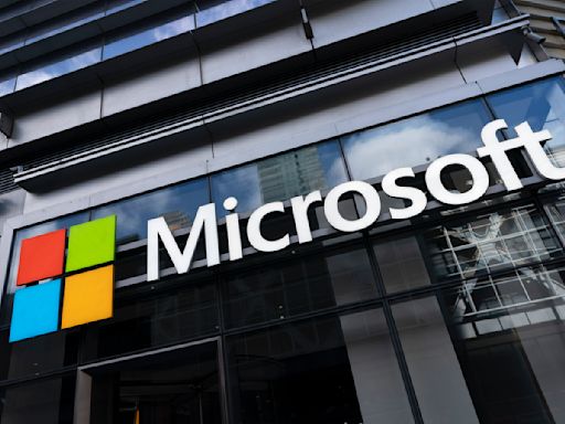 Microsoft users worldwide report widespread outages affecting banks, airlines and broadcasters