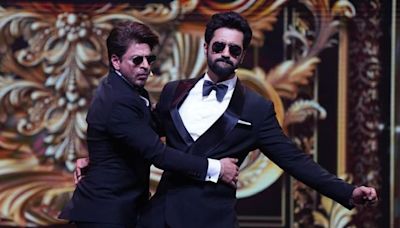 IIFA 2024: Shah Rukh Khan dances to Tauba Tauba, Chaleya, watch