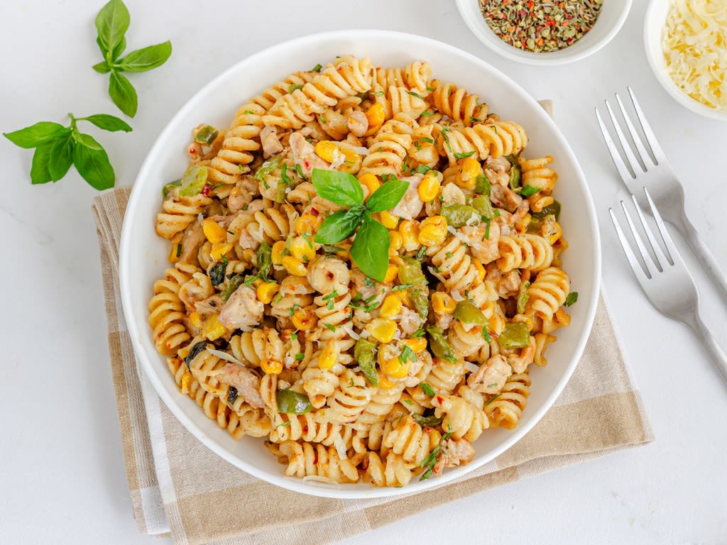 Rachael Ray's Zesty Pasta Recipe Is Loaded With Summer Sweet Corn