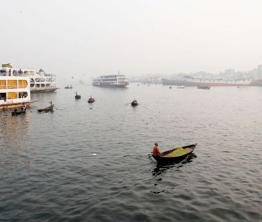 A fresh roadside pit revealed a dramatic shift in the Ganges. Scientists say they’ve traced the cause