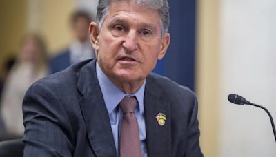 El senador Joe Manchin niega sus aspiraciones a la Casa Blanca pero insta a los demócratas a un proceso abierto