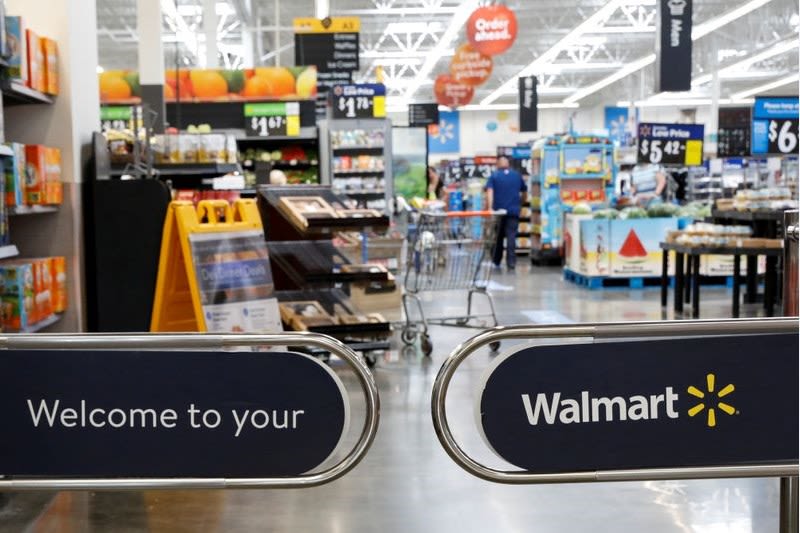 Walmart's Jim Walton sells over $228 million in company stock By Investing.com