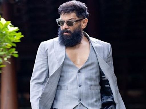 Chiyaan Vikram flaunts his HOT fashionable look for Thangalaan promotions; fans ask, ‘is he really 58?’