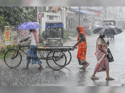 LIVE news: Delhi likely to see heavy rainfall, IMD issues orange alert till today