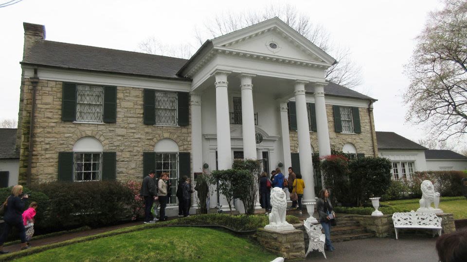 Elvis’ granddaughter fights Graceland foreclosure sale and alleges fraud