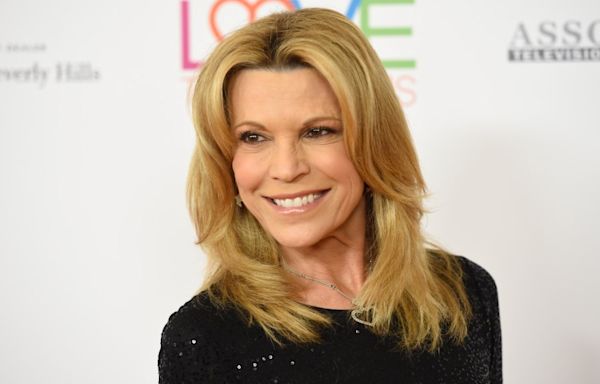 Vanna White drops by Grand Strand golf club ahead of Myrtle Beach Classic cameo