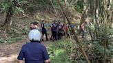 心碎搜救畫面曝！三峽28歲警休假登山 慘墜鳶山公園5m深山凹亡