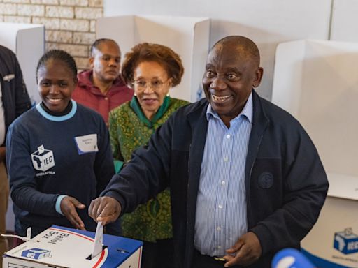El partido de Mandela pierde su mayoría histórica en el Parlamento de Sudáfrica y busca coaliciones