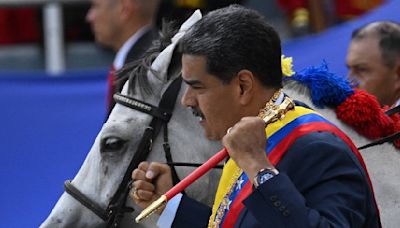 Miles de venezolanos claman un "cambio" desde tierra natal de Chávez: ‘¡Maduro, Te vas!’