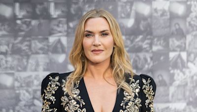 Kate Winslet reaparece deslumbrante: escote pico y rostro relajado