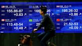 US dollar rises as yen weakness resumes