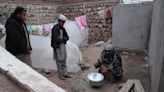 Gas natural en bolsas de plástico, una "bomba" para poder cocinar en Pakistán