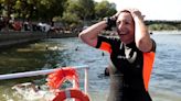 La alcaldesa de París nadó en las aguas del río Sena a una semana del inicio de los Juegos Olímpicos: “Ha sido un día de ensueño”