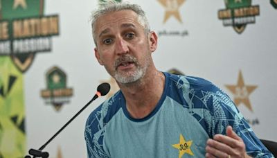 Jason Gillespie wants to give Pakistan Test players proper chances before making changes