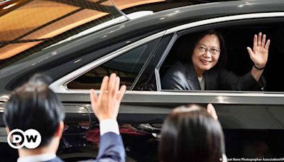 蔡英文卸任台灣總統 拎兩只愛貓搬離總統府 – DW – 2024年5月20日