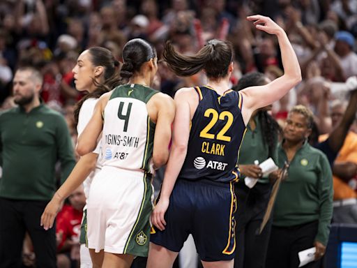 Charles Barkley Calls Out WNBA Players for Caitlin Clark Treatment