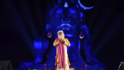 Guru Purnima Special: How to Recognise Your Guru? Sadhguru Explains