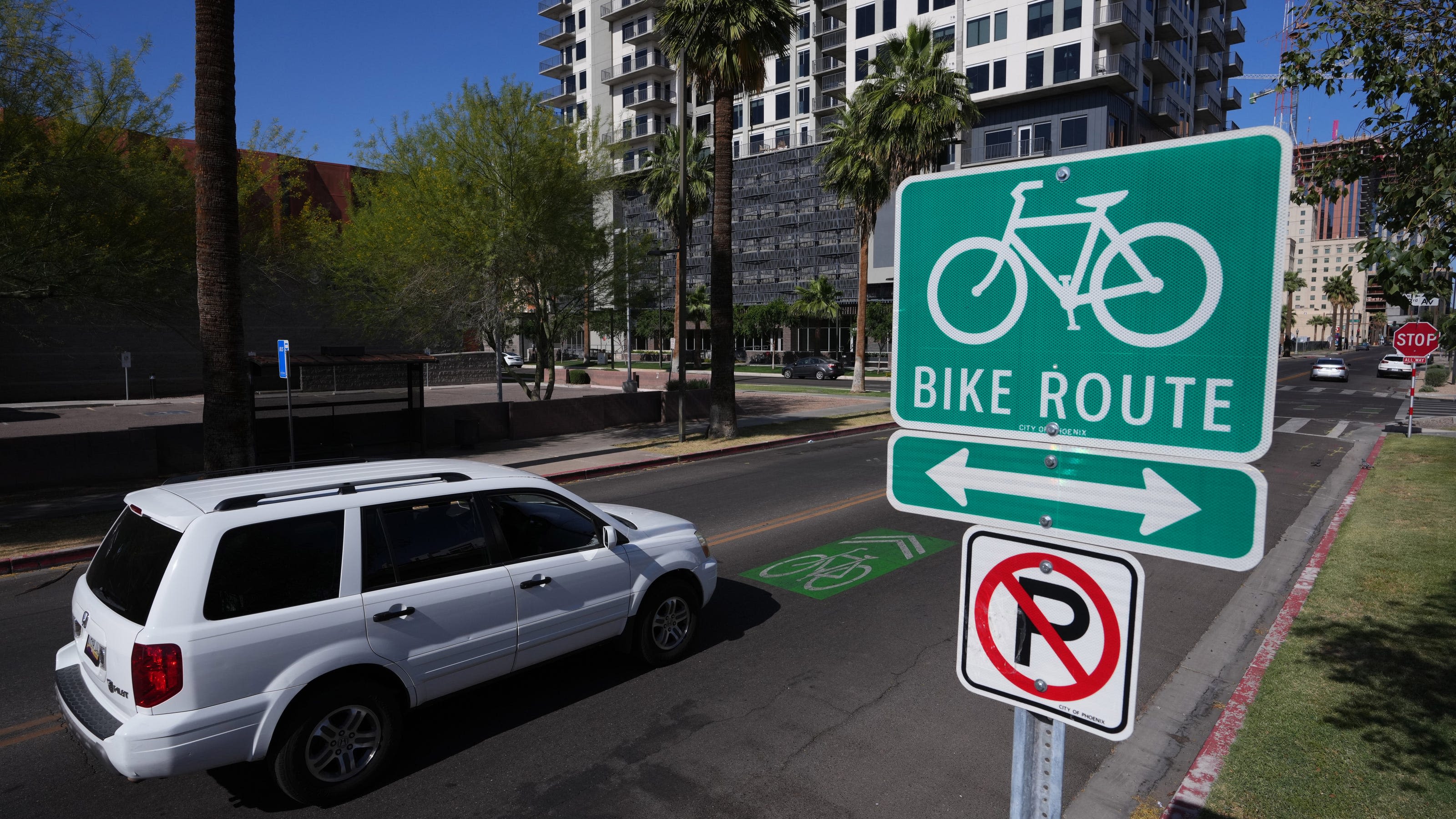 Fillmore Street to get safer bike lanes. Here's what to know about Phoenix's plans