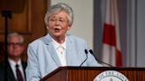 Gov. Ivey invites students for summer reading challenge