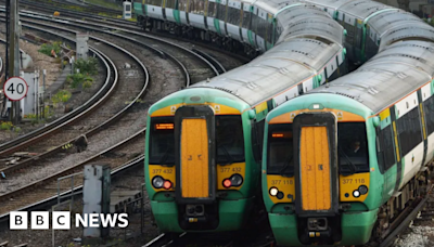 Brighton: Rail Signal failure blocks trains to and from coast