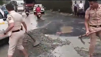 Video shows cops filling Mumbai potholes, Aaditya Thackeray attacks government