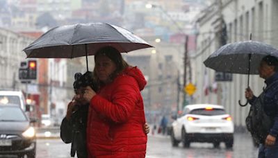 70 mil usuarios sin luz, 3.297 damnificados y ríos desbordados: el saldo tras una nueva jornada del sistema frontal - La Tercera