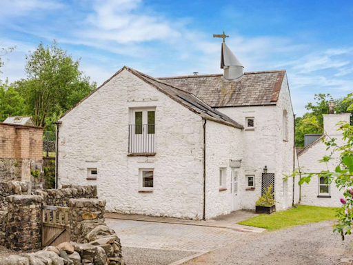 Inside Scots 18th century Kiln House among rolling green hills at bargain price