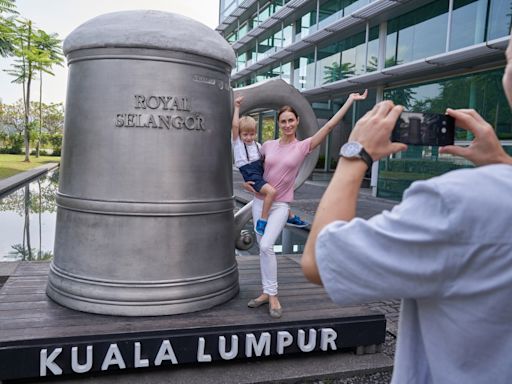 Royal Selangor Visitor Centre, Petronas Twin Towers and MinNature Malaysia rank top 25 best Asian tourist spots