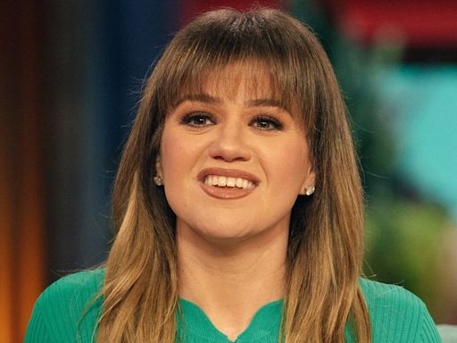 Kelly Clarkson Addresses Ozempic Rumors, Mocks Her Former Appearance