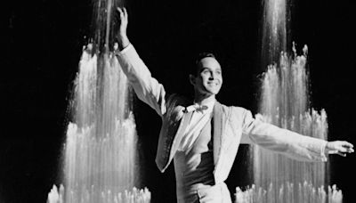 Roy Blakey, Ice Show Performer and Archivist, Is Dead at 94