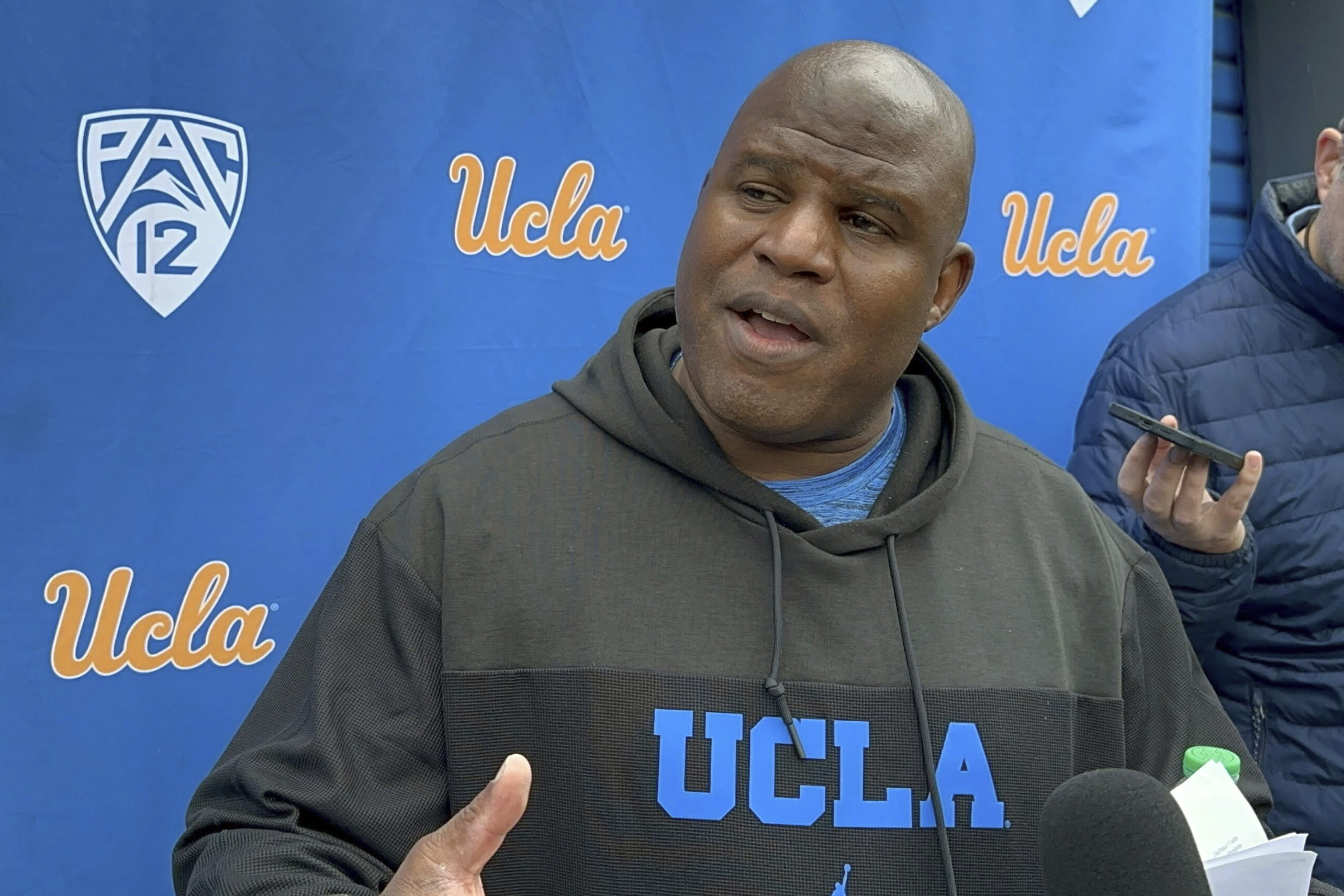 'E.B., what are you doing?' Eric Bieniemy blames himself for UCLA's rocky start