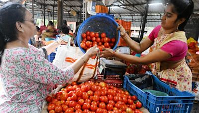 Govt. steps in as tomato prices breach the ₹100-mark in Vizag