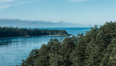 A perfect visit to Coupeville, the enchanting Pacific Northwest seaport from the 1998 cult classic, ‘Practical Magic’