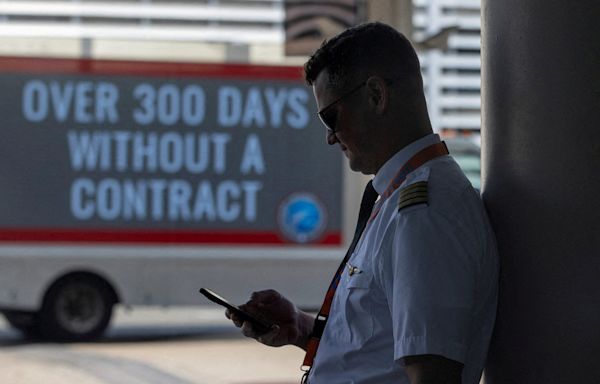 Air Canada, pilots reach deal, averting strike that could have shuttered operations