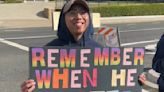 Funny Sign Uses Heartbreak To Help Marathon Runners Find Their Second Wind