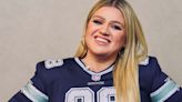 Kelly Clarkson Tweaks 'Since U Been Gone' To Mock Tom Brady At Super Bowl Awards Show