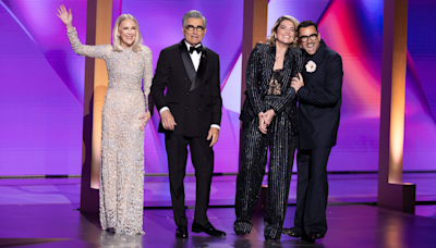 'Schitt's Creek' Fans Are Sobbing Over Cast Emmys Reunion