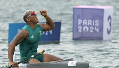 Brasileño Queiroz alcanza plata en final de C1-1000, su quinta medalla olímpica