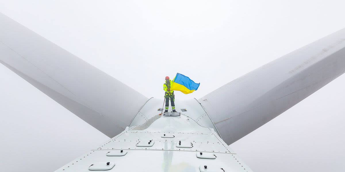 As Ukraine Builds New Reactors, Renewables Beckon