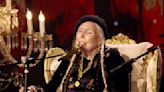 Joni Mitchell performs emotional rendition of "Both Sides, Now" at the Grammys for the first time