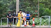 元朗大棠奪命車禍︱兄死弟傷 家屬偕道士路祭 神情哀傷