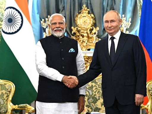 Putin and Modi pledge close cooperation in official talks in Moscow