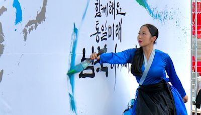 Moda norcoreana, tambores y alegría: así se celebró el primer Día de los Desertores en Corea del Sur