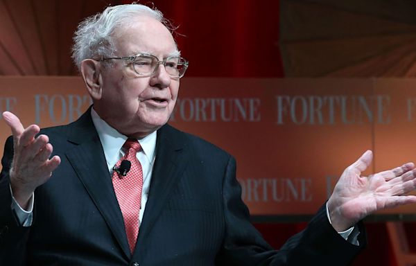 10 Life Lessons From Warren Buffett Everyone in Their 20s Should Hear
